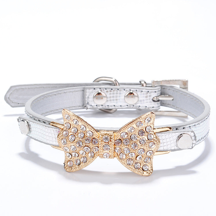Collier Chic pour Chien et Chat avec Nœud Brillant – Le Look Parfait pour Votre Compagnon 🐶✨