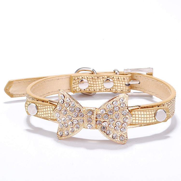Collier Chic pour Chien et Chat avec Nœud Brillant – Le Look Parfait pour Votre Compagnon 🐶✨